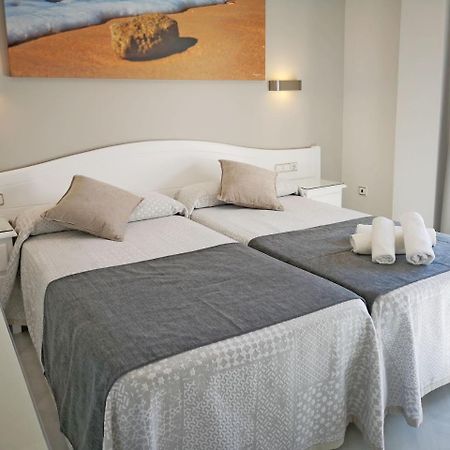 Hostal Bodega Conil De La Frontera Bagian luar foto