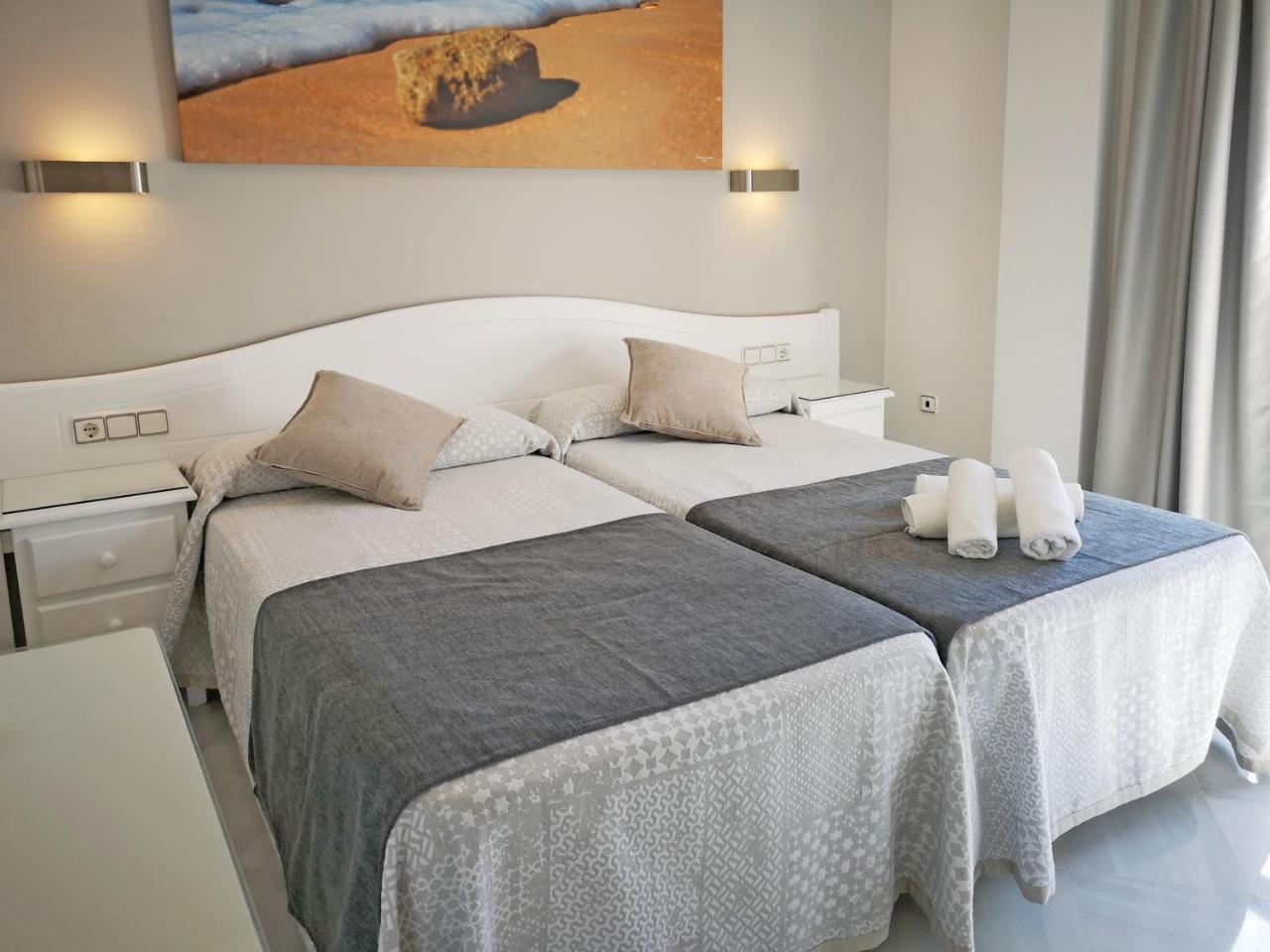 Hostal Bodega Conil De La Frontera Bagian luar foto