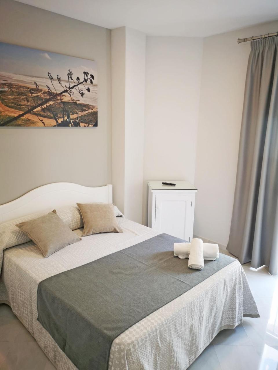 Hostal Bodega Conil De La Frontera Bagian luar foto