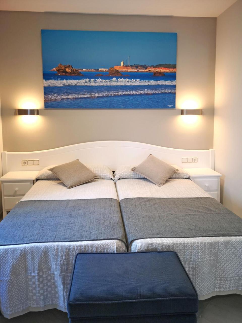 Hostal Bodega Conil De La Frontera Bagian luar foto