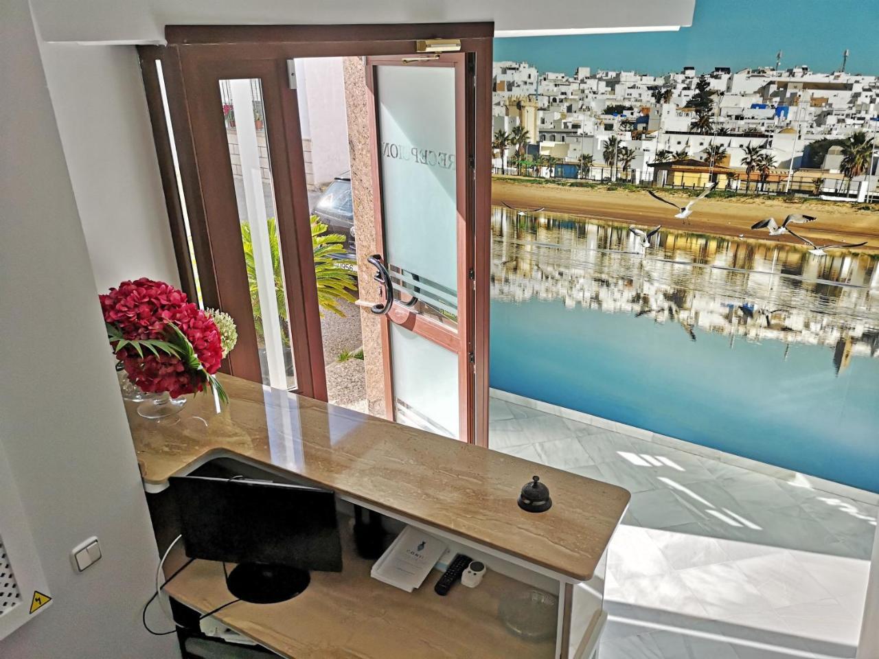 Hostal Bodega Conil De La Frontera Bagian luar foto