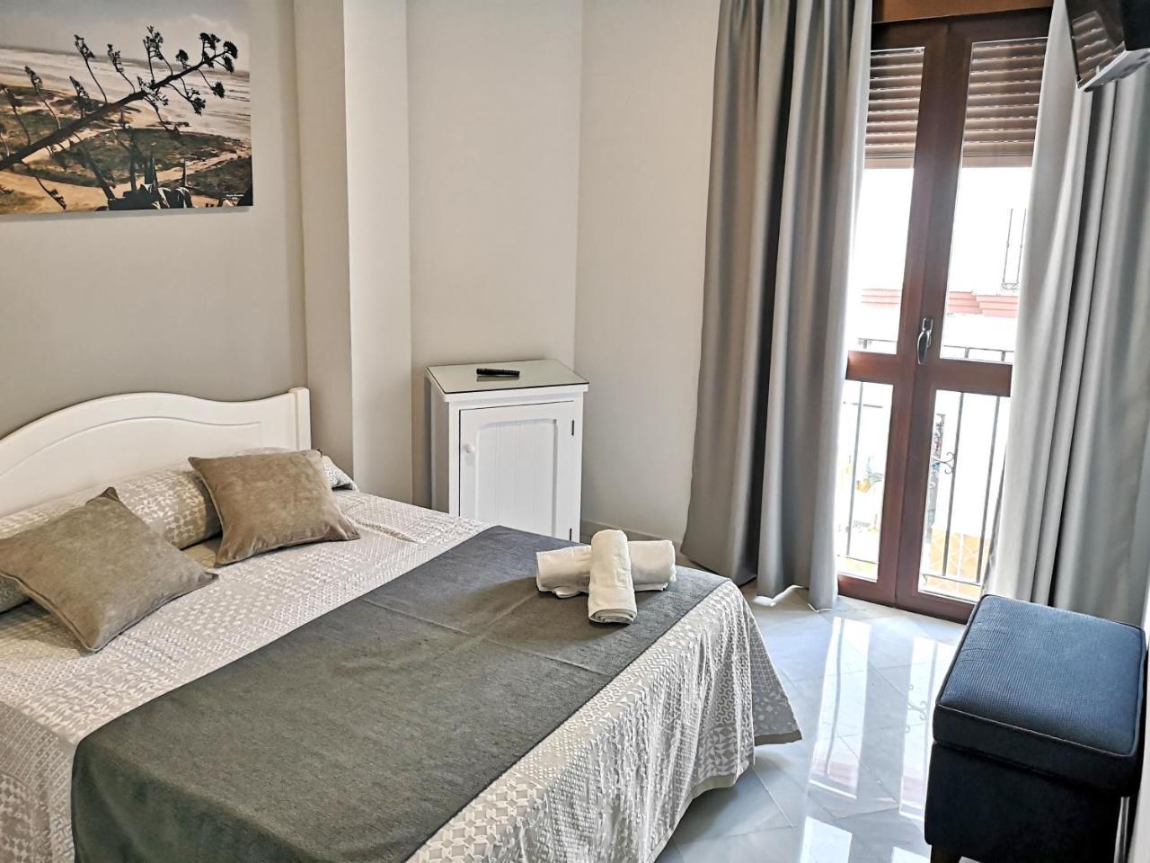 Hostal Bodega Conil De La Frontera Bagian luar foto