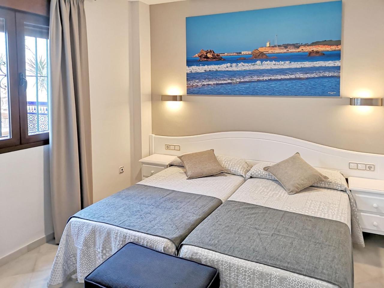 Hostal Bodega Conil De La Frontera Bagian luar foto