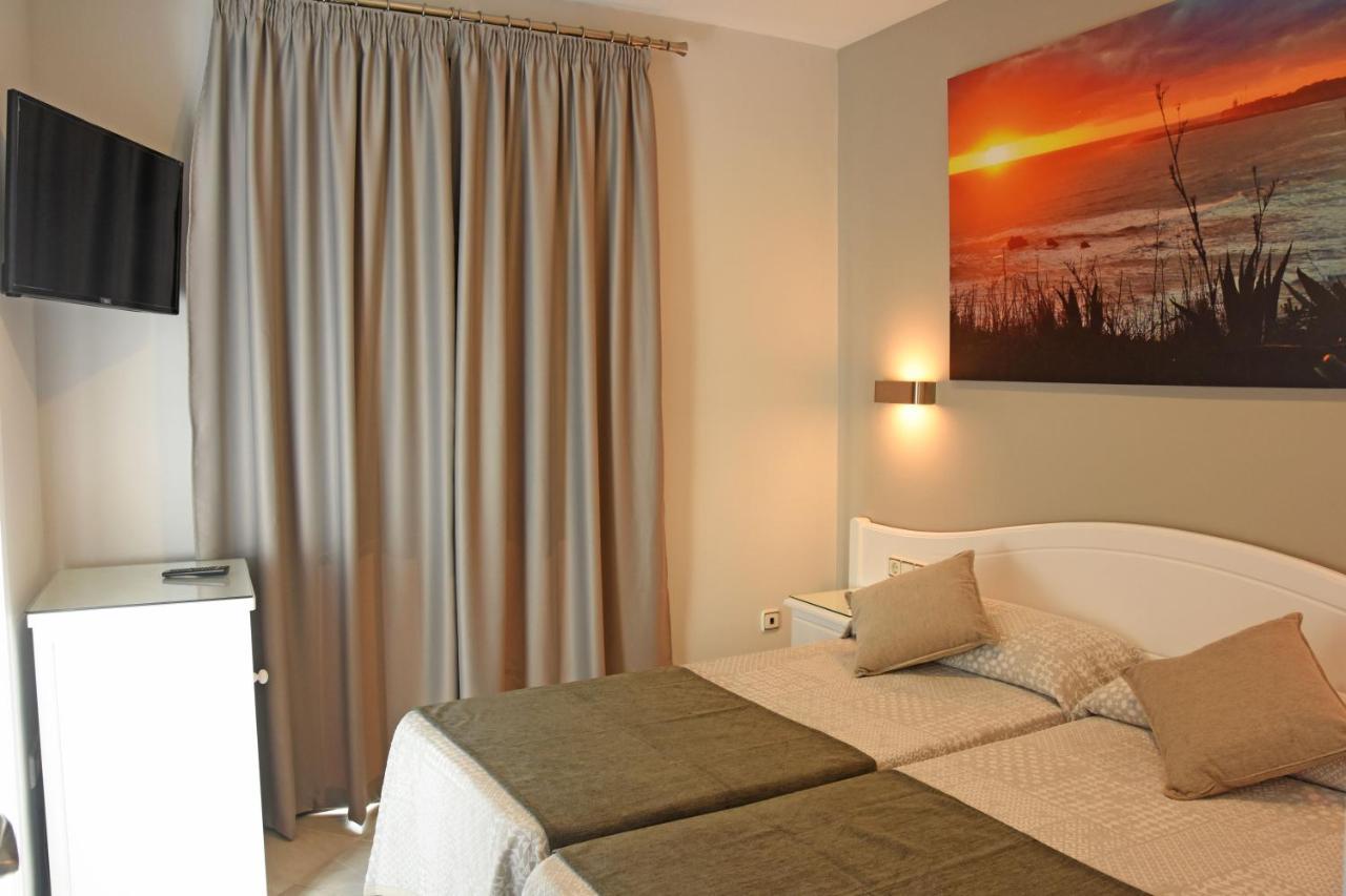 Hostal Bodega Conil De La Frontera Bagian luar foto