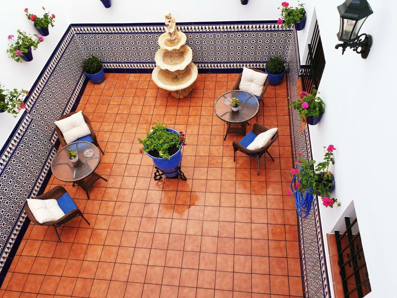 Hostal Bodega Conil De La Frontera Bagian luar foto