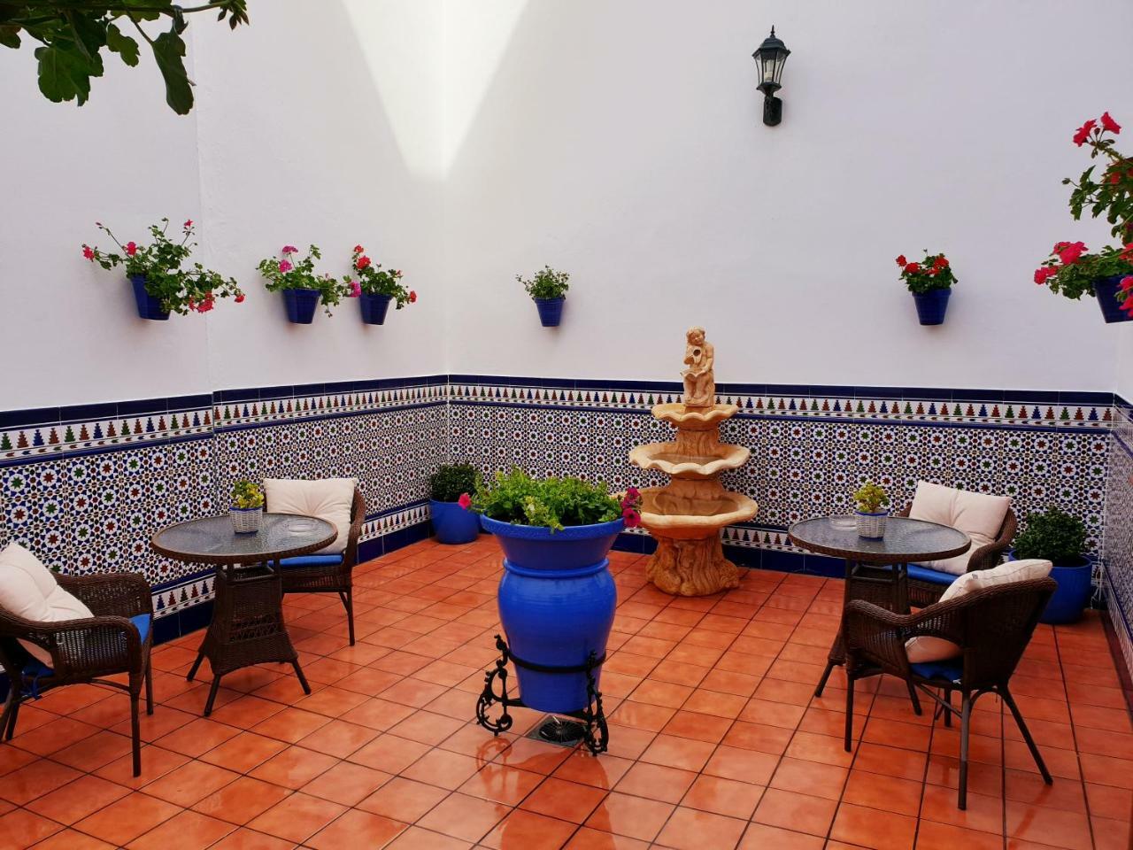 Hostal Bodega Conil De La Frontera Bagian luar foto